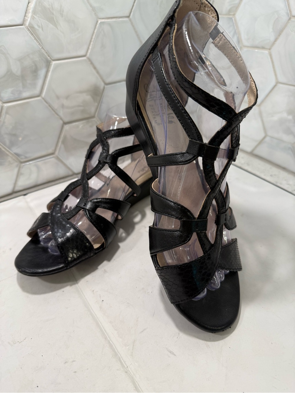 Life Stride Black Leather Yacht Wedge Strappy Sandals Size 8 Zipper Comfy